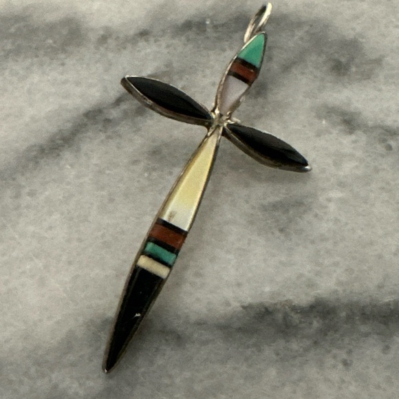 Zuni handmade & signed by artist 925 sterling silver Cross Pendant - Picture 3 of 16